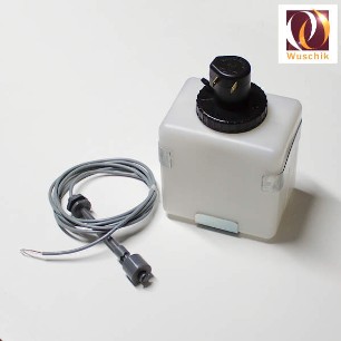Desinfektionstank mit Pumpe und Messfühler Foto Desinfektionstank mit Pumpe und Messfühler